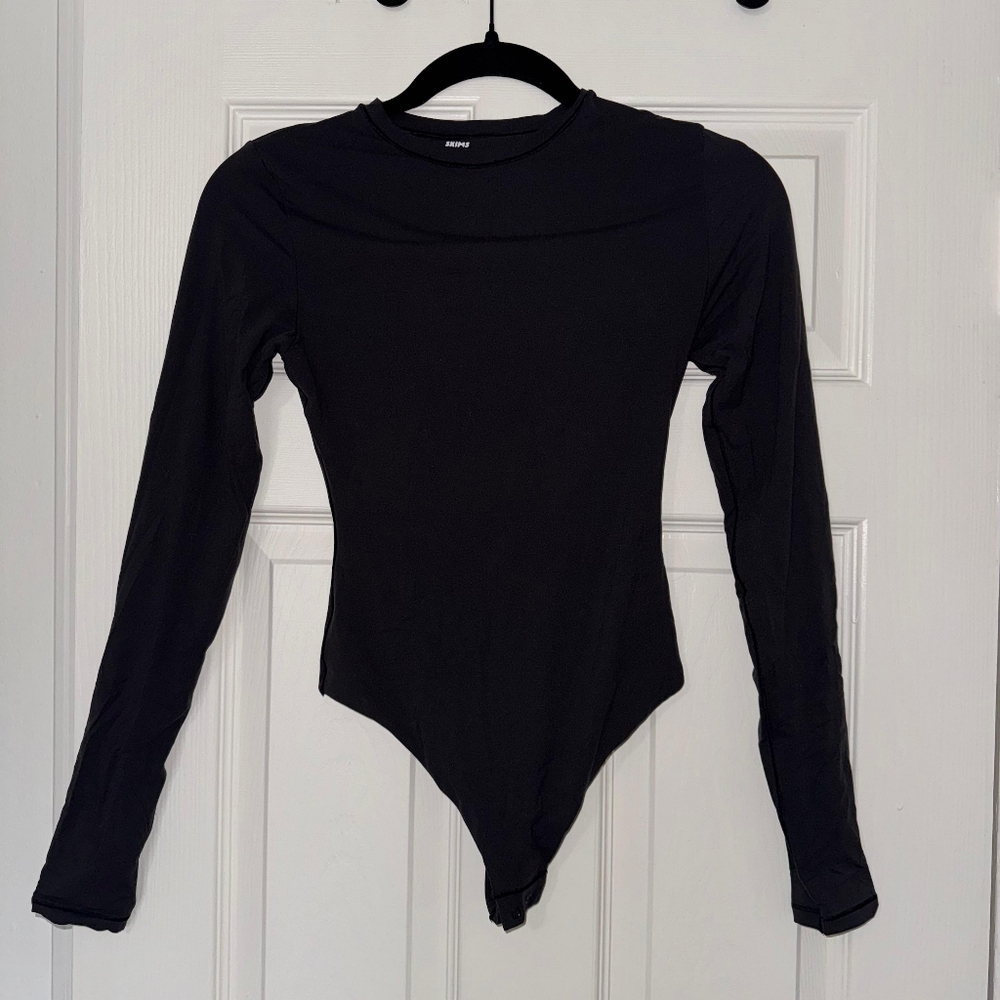Skims long sleeve bodysuit